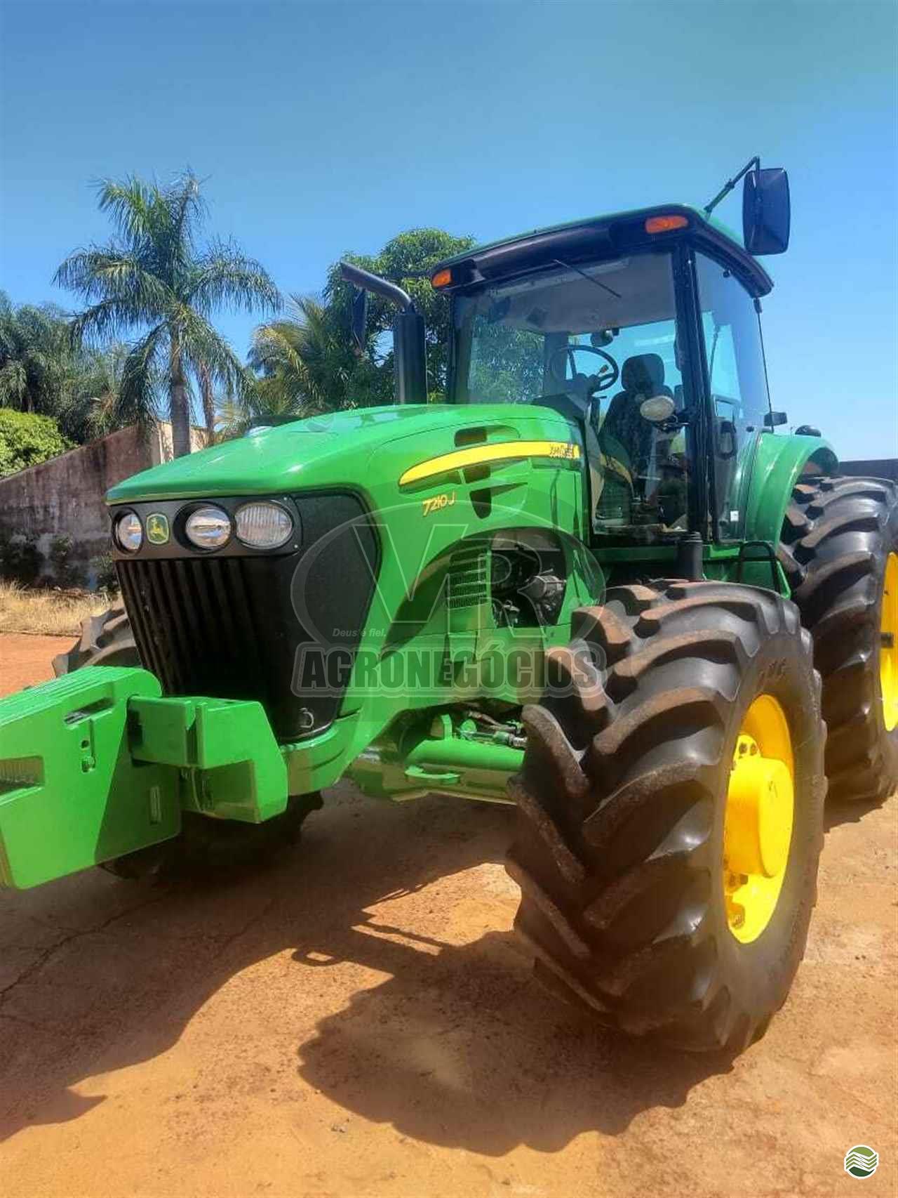 TRATOR JOHN DEERE JOHN DEERE 7210J Tração 4x4 VR Agronegócios ARAXA MINAS GERAIS MG